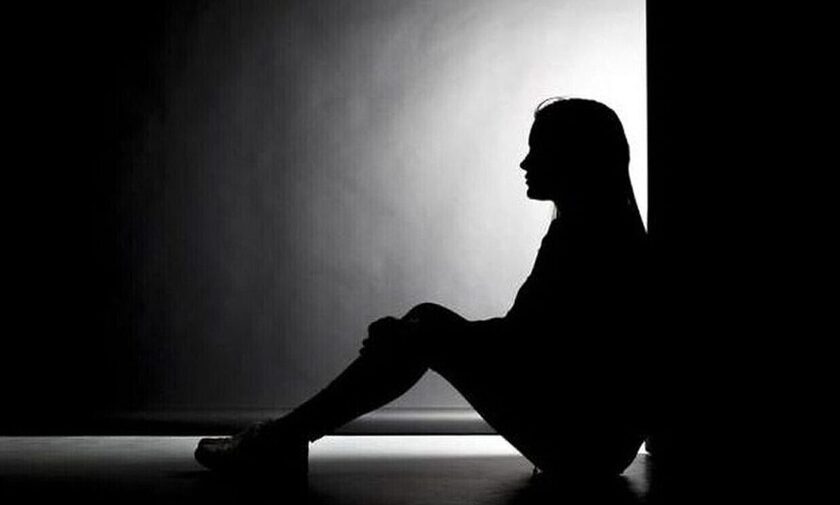 Εφιάλτης για ανήλικη στη Ναύπακτο: 21χρονος την άρπαξε και τη βίαζε για τρεις εβδομάδες