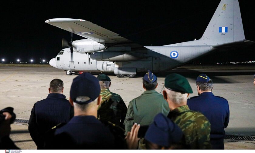 Προσγειώθηκε στην Ελευσίνα το C-130 με τους 39 Έλληνες και ξένους από το Σουδάν