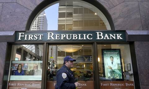 ΗΠΑ: Αντίστροφη μέτρηση για τη διάσωση της τράπεζας First Republic