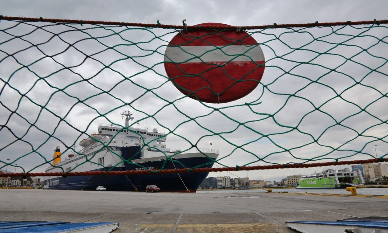 Πρωτομαγιά 2023: Ξεκίνησε η 24ωρη απεργία της ΠΝΟ - Δεμένα τα πλοία στα λιμάνια