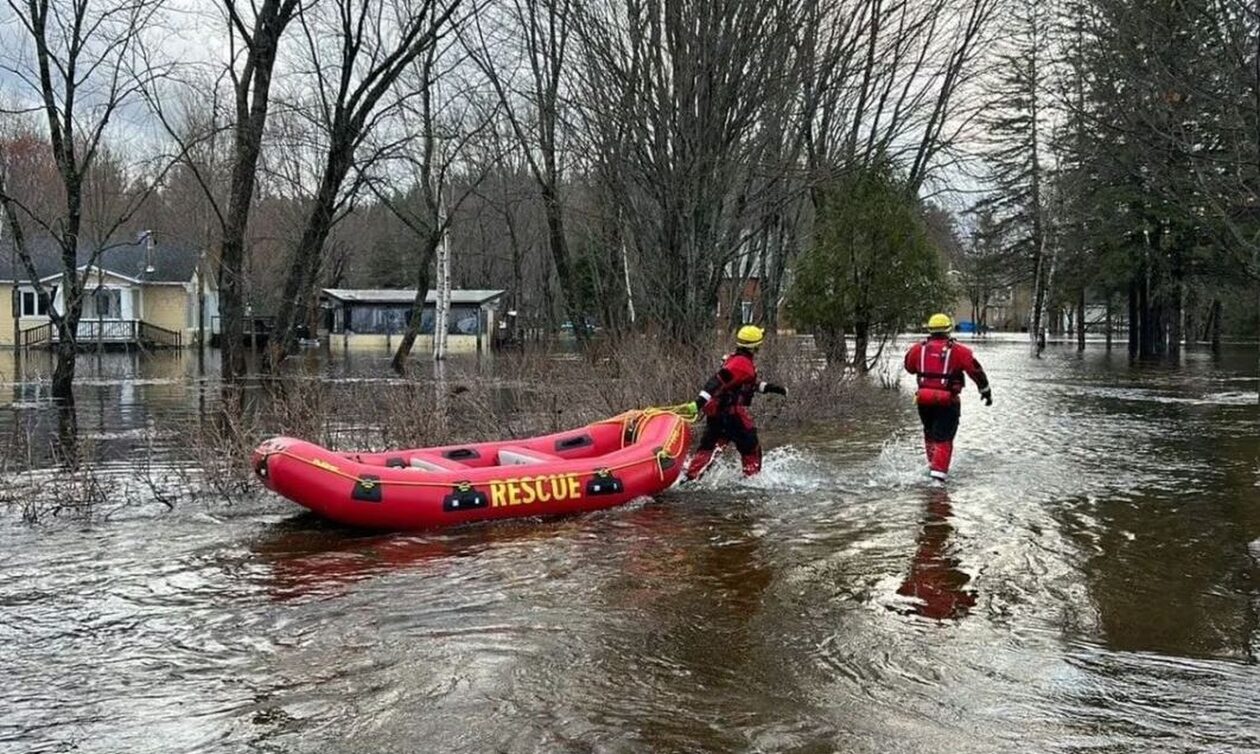 Καναδάς: Δυο πυροσβέστες αγνοούνται εν μέσω πλημμυρών στο Κεμπέκ 