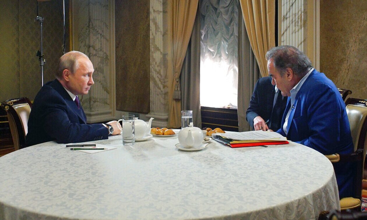 Όλιβερ Στόουν: «Ο Πούτιν είναι μεγάλος ηγέτης για τη χώρα του»
