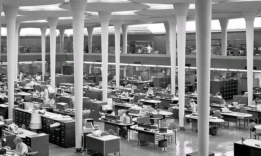 Το προσωπικό μας γραφείο με έπιπλα που σχεδίασε ο Frank Lloyd Wright