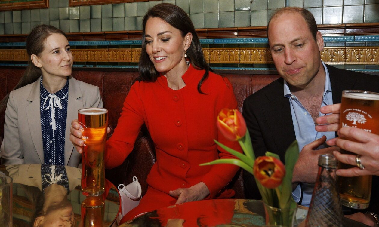 Βρετανία: Σε παμπ για μπίρες ο πρίγκιπας Ουίλιαμ και η Κέιτ Μίντλετον λίγο πριν τη στέψη του βασιλιά