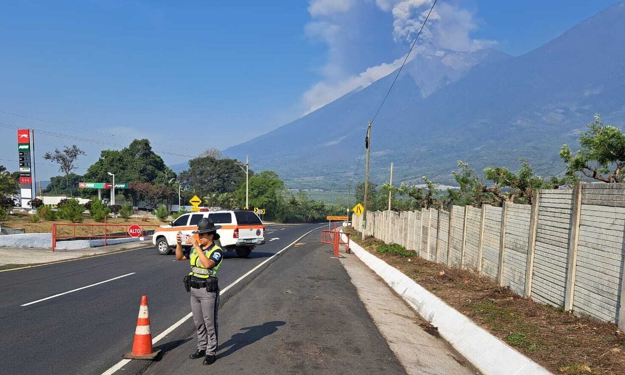 Γουατεμάλα: Το ηφαίστειο Φουέγο «βρυχάται» ξανά - Απομακρύνθηκαν εκατοντάδες κάτοικοι