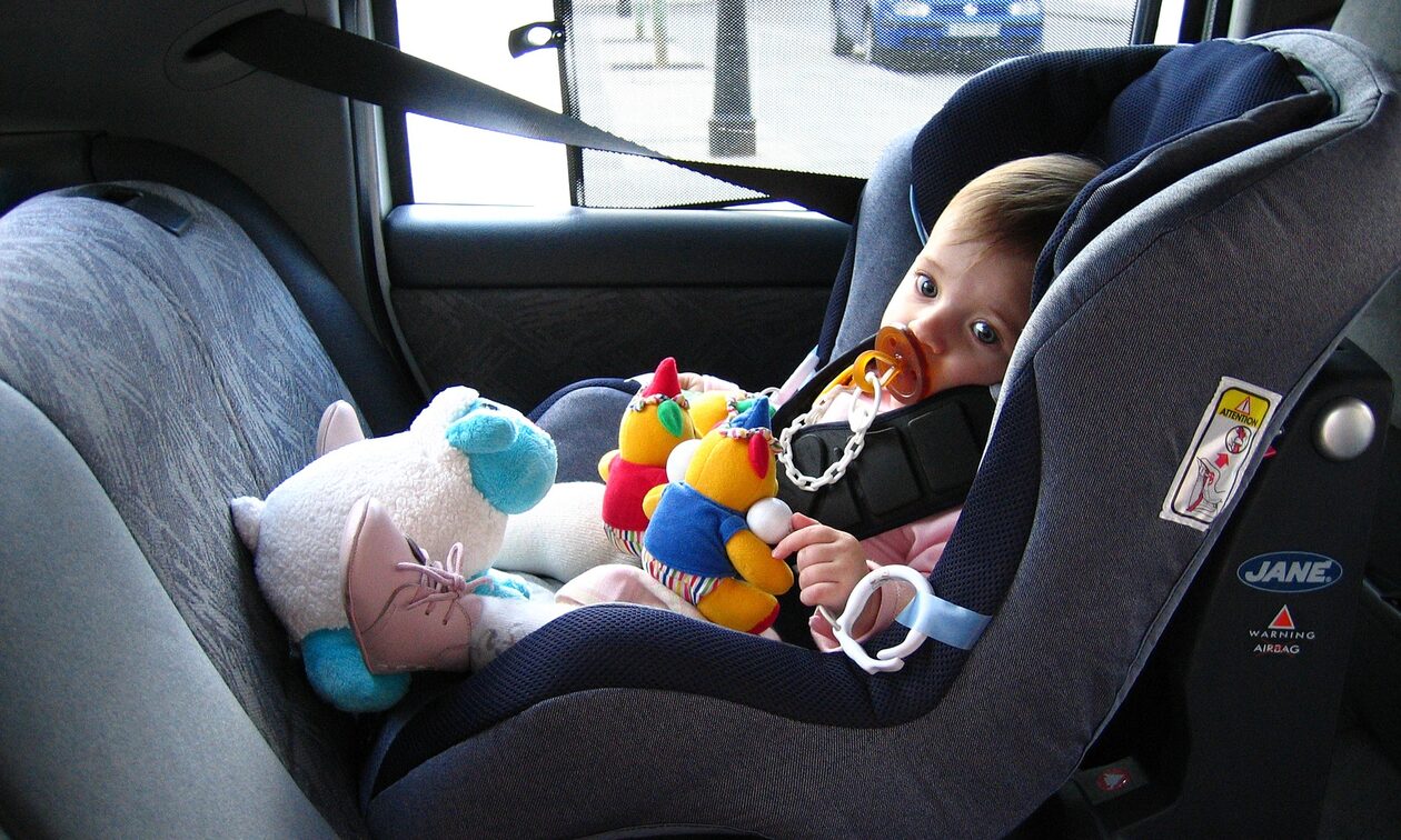Θεσσαλονίκη: Παράτησε το μωρό της στο αυτοκίνητο και έκανε τα ψώνια της σε πολυκατάστημα