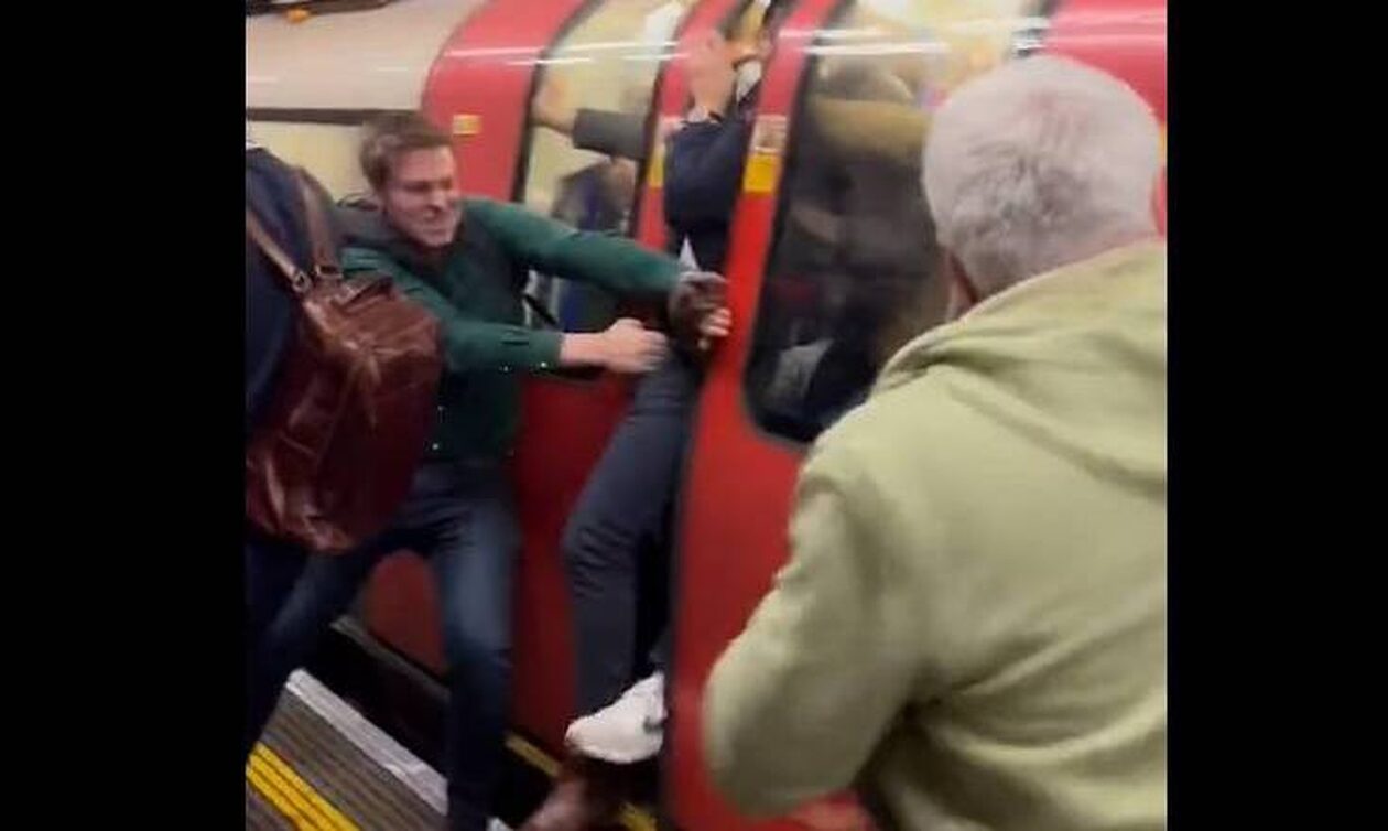 Χαμός στο μετρό του Λονδίνου: Βαγόνι γέμισε με καπνό - Έσπαγαν τα τζάμια για να βγουν οι επιβάτες