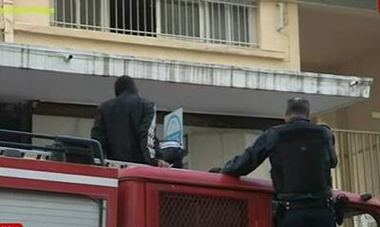 Θεσσαλονίκη: Η στιγμή της επεισοδιακής σύλληψης του κουκουλοφόρου - Προσπάθησε να ξεφύγει (vid)