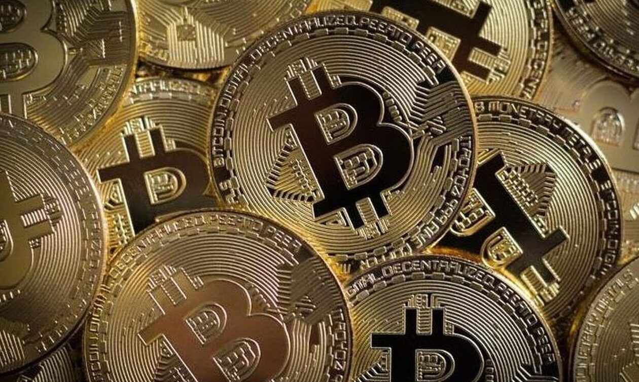 Bitcoin: Προσπάθεια να κρατηθεί στα 27.000 δολάρια