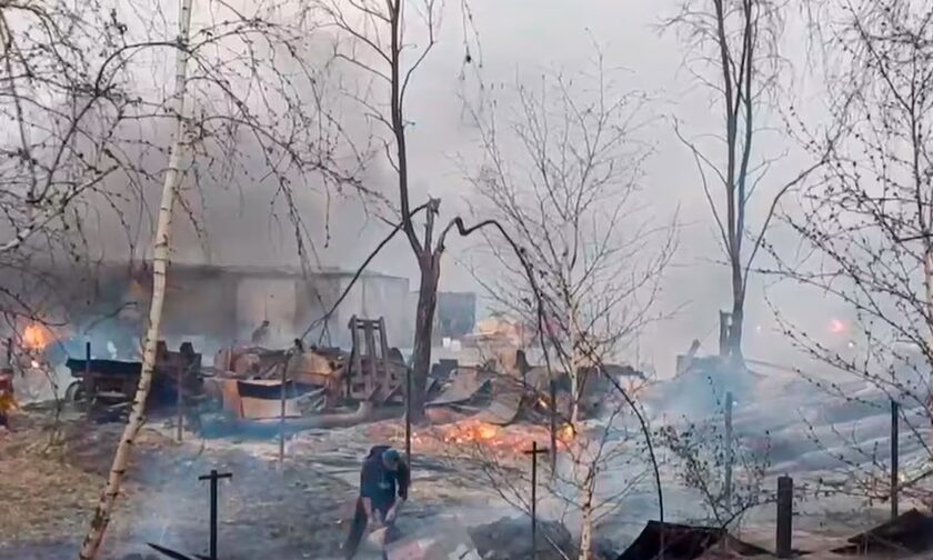 Ρωσία: Τουλάχιστον 21 νεκροί στις πυρκαγιές που μαίνονται στα Ουράλια