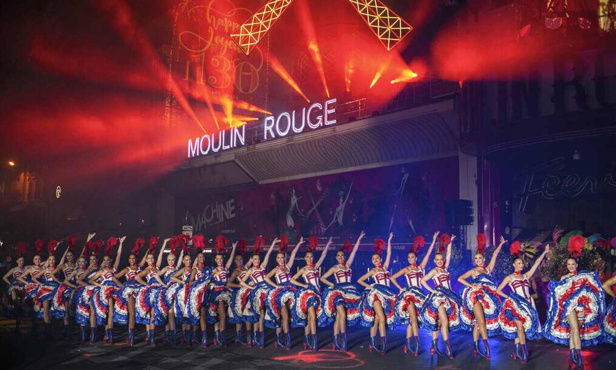 Παρίσι: Σάλος με το σόου του Μοulin Rouge με φίδια - «Κόπηκε» μετά απο διαμαρτυρίες φιλόζωων