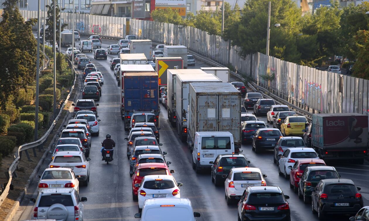 Κίνηση: Στο «κόκκινο» η Λεωφόρος Αθηνών, Κηφισός  - Πού υπάρχουν προβλήματα στην κυκλοφορία