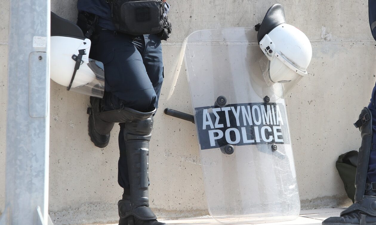 Ελληνική Αστυνομία: «Σέξυ είναι» και όποιος αντέξει... στο Twitter!