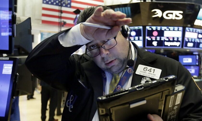 Wall Street: Κλείσιμο με απώλειες στη σκιά της ανησυχίας των καταναλωτών για την οικονομία