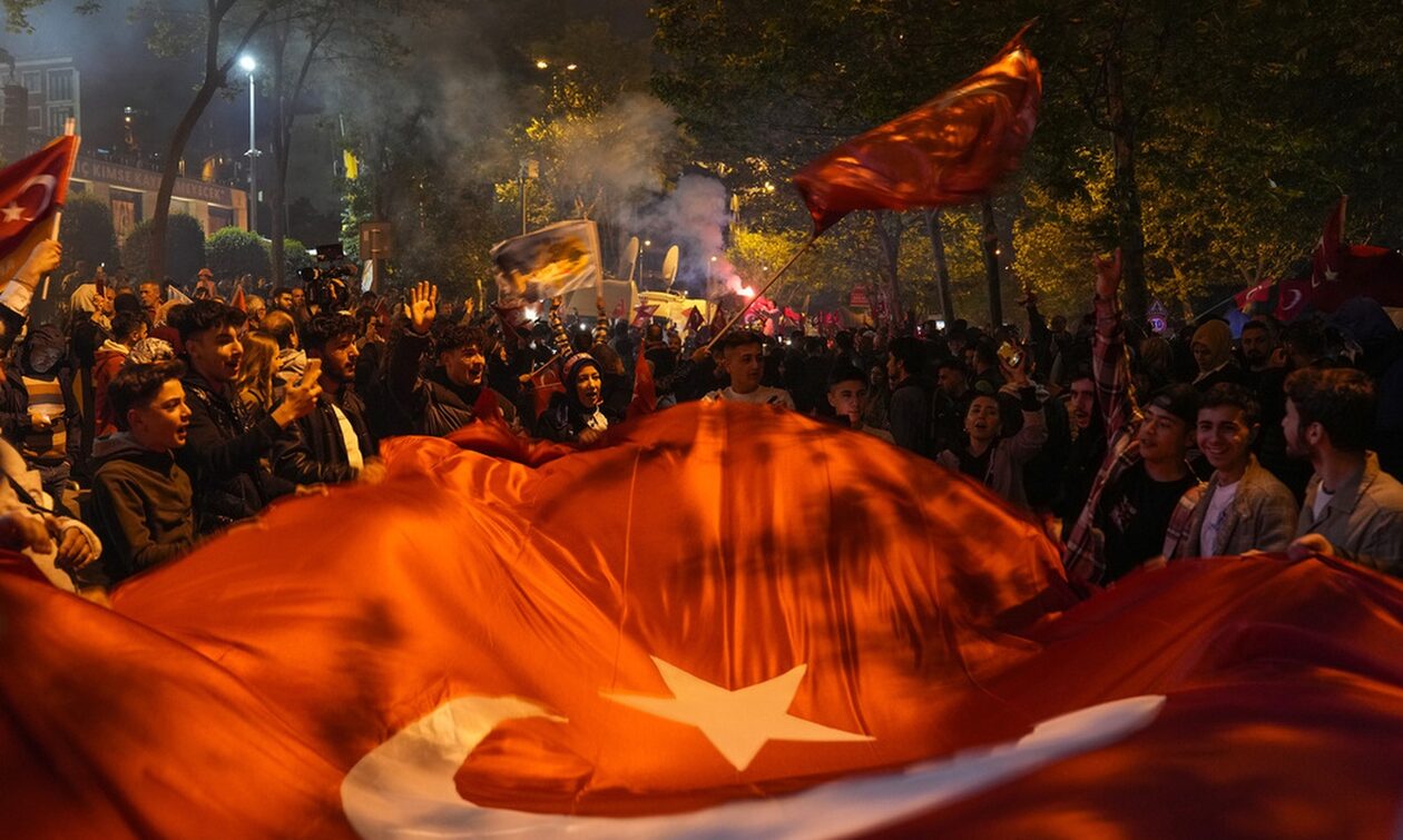 Εκλογές στην Τουρκία: Συγκεντρώθηκαν οι υποστηρικτές του Ερντογάν στην Άγκυρα