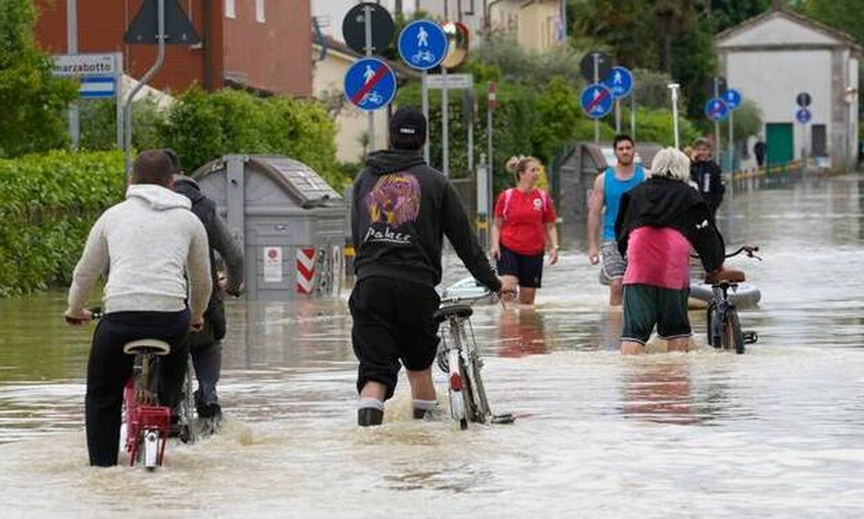 Ιταλία: Στους 14 οι νεκροί από τις πλημμύρες - Πάνω από 20.000 άστεγοι