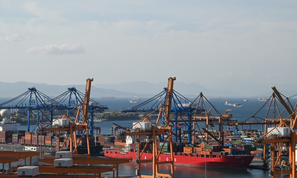 Θρίλερ στο Λιμάνι του Πειραιά με κοντέινερ με ράβδους τιτανίου - Κινητοποιήθηκε ο στρατός ξηράς
