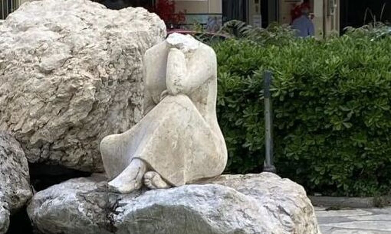 Πάτρα: Αποκεφάλισαν το άγαλμα στο συντριβάνι της Αγίας Σοφίας