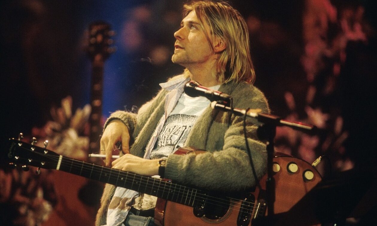 Nirvana: Σπασμένη κιθάρα του Κερτ Κομπέιν πουλήθηκε για σχεδόν 600.000 δολάρια