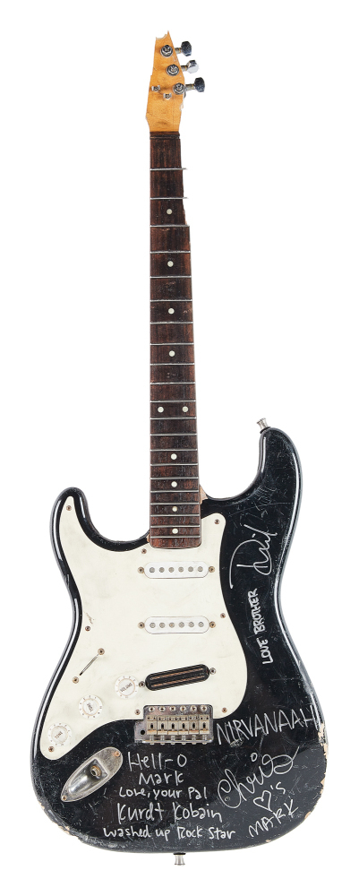 H μαύρη Fender Stratocaster του Κερτ Κομπέιν