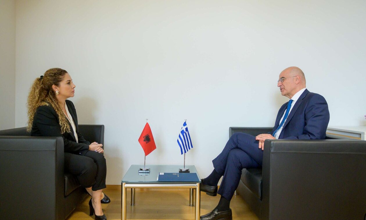 Ο Ν. Δένδιας έθεσε το θέμα της κράτησης Μπελέρη στην υπουργό Εξωτερικών της Αλβανίας