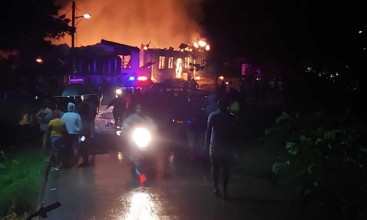 Τραγωδία στη Γουιάνα: 19 νεκρές μαθήτριες από την πυρκαγιά σε κοιτώνα σχολείου