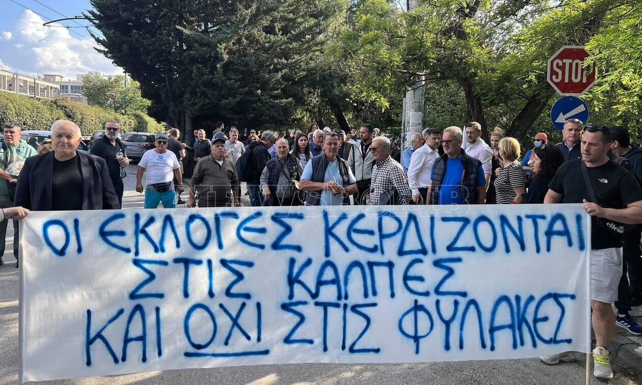 Φρέντι Μπελέρη: Ειρηνική συγκέντρωση διαμαρτυρίας έξω από την Αλβανική Πρεσβεία