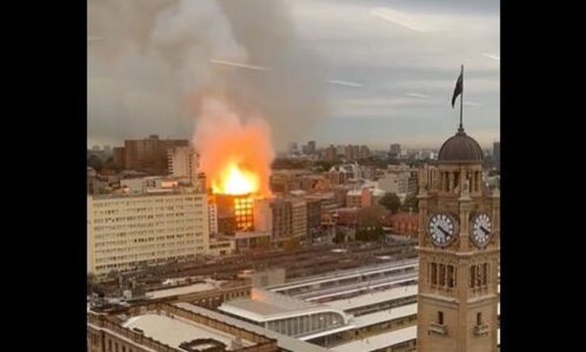 Συναγερμός στο Σίδνεϊ - Μεγάλη φωτιά σε επταώροφο κτίριο