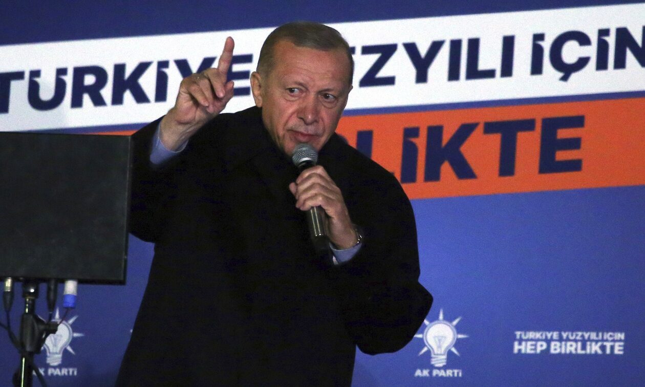 Εκλογές στην Τουρκία: Οι δημοσκοπήσεις «βγάζουν» νικητή τον Ερντογάν