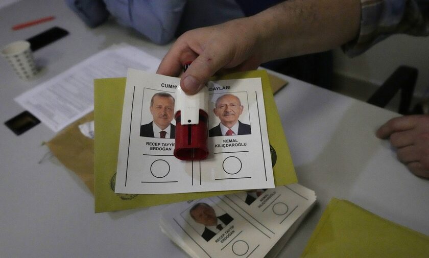 Εκλογές Τουρκία: «Ερντογάν για τη σταθερότητα», «Κιλιτσντάρογλου για την αλλαγή» λένε οι ψηφοφόροι