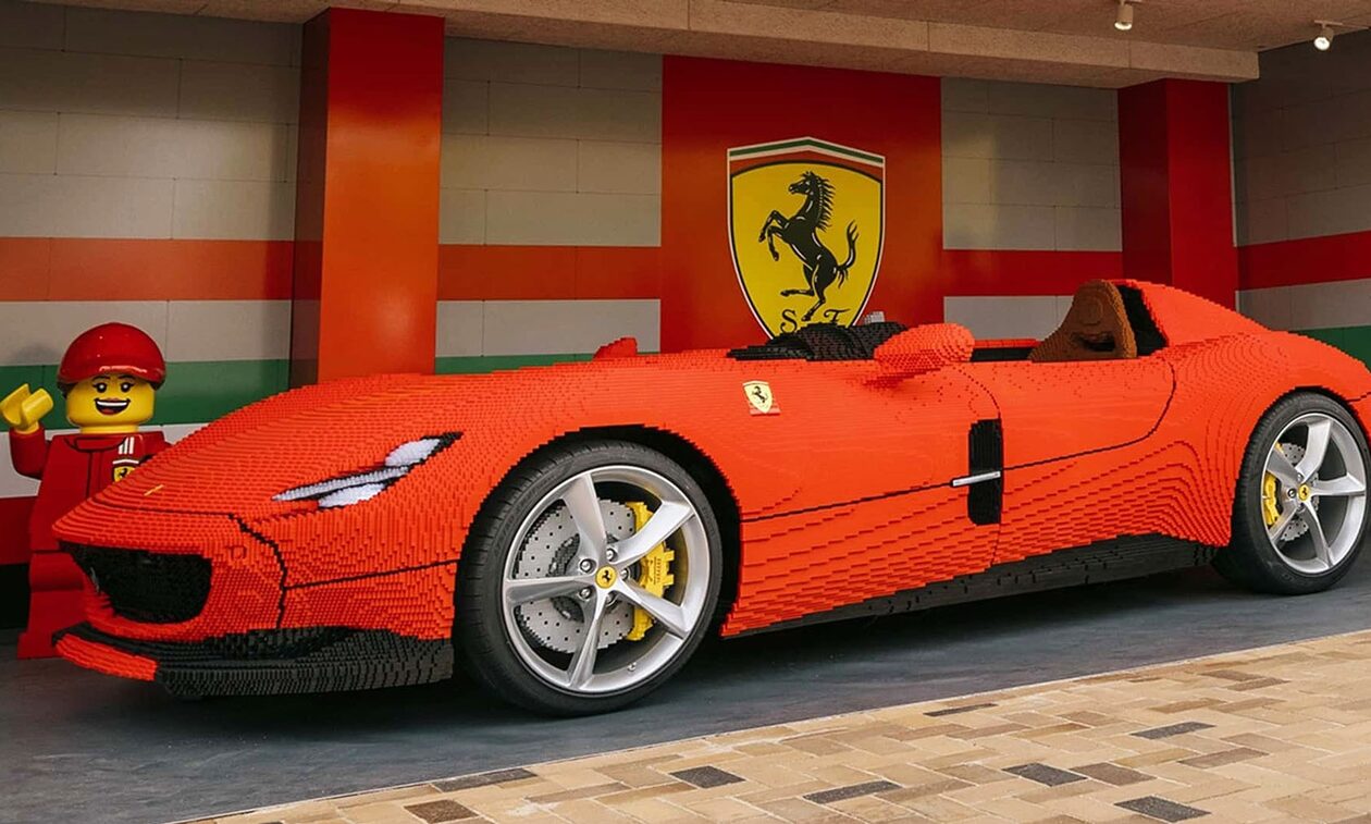 Πόσο μεγάλη μπορεί να είναι μια Ferrari από Lego;