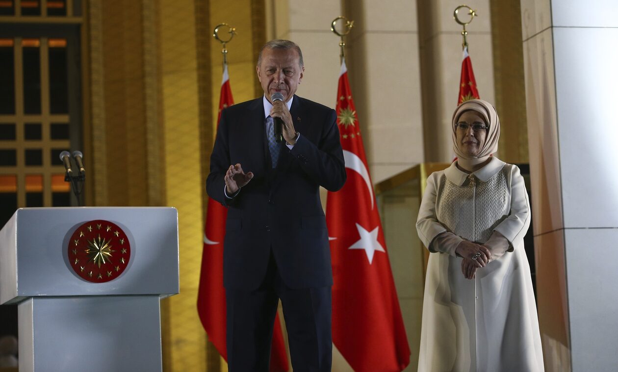 Τουρκία: Τι συμβολίζει η επίσκεψη Ερντογάν στην Αγιά Σοφιά, έπειτα από την εκλογική νίκη