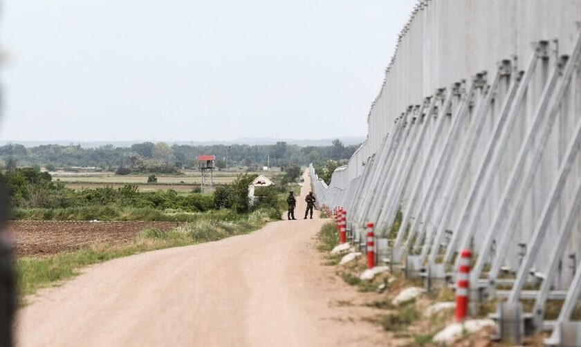 Έβρος: Πέντε συνοριοφύλακες συνελήφθησαν για παράνομες διακινήσεις μεταναστών - Τι τους «έκαψε»