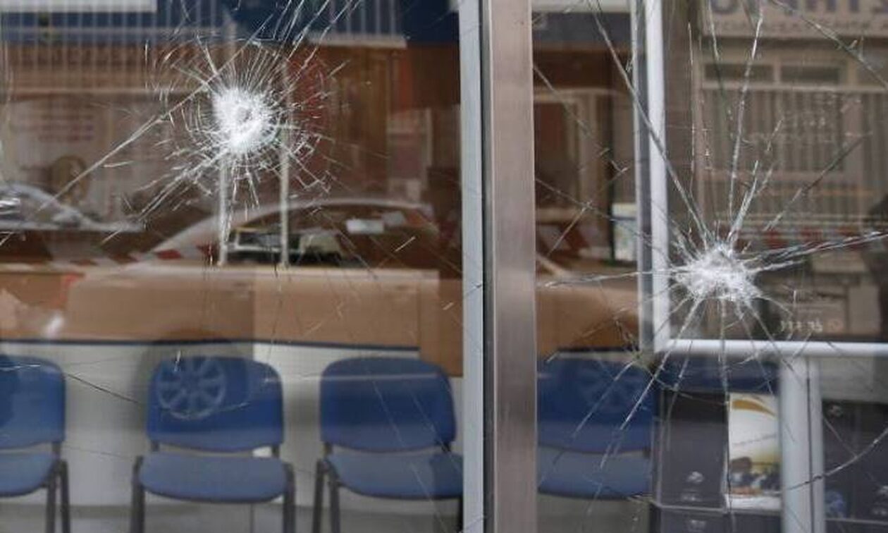 Πάτρα: Καταδρομική επίθεση τα ξημερώματα σε δύο τράπεζες