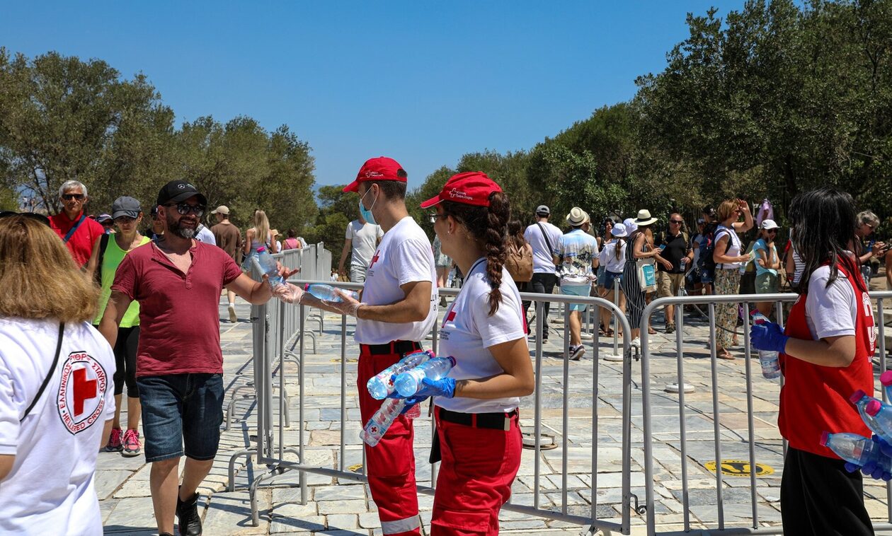 Ελληνικός Ερυθρός Σταυρός: Δράση ενημέρωσης για την αντιμετώπιση των υψηλών θερμοκρασιών