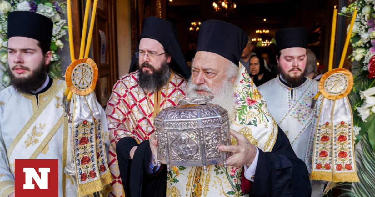 Αναχώρησε η Τιμία Κάρα του Αγ. Παντελεήμονος από την Μονή Παναγίας