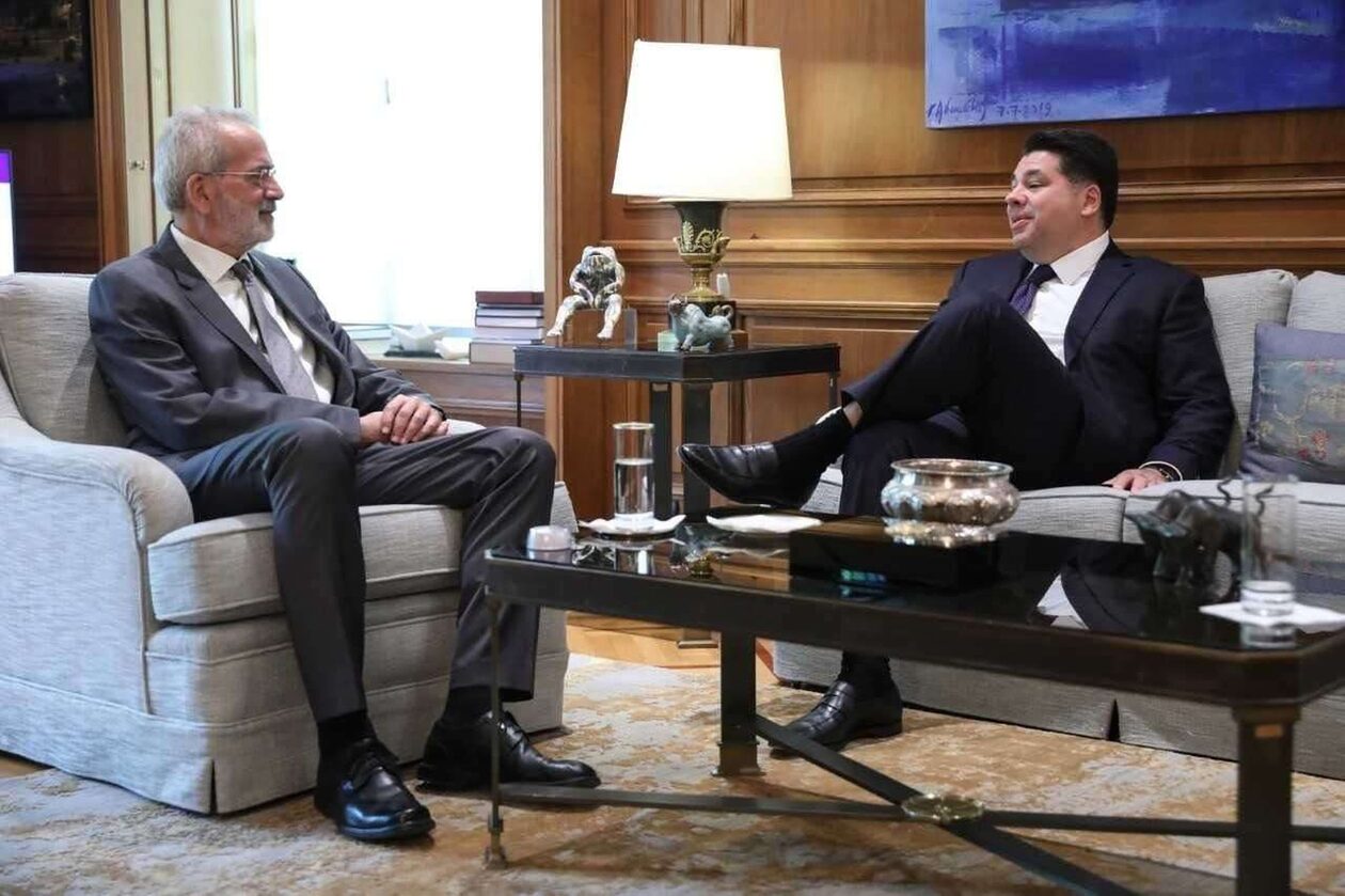 Ο πρωθυπουργός Ιωάννης Σαρμάς συναντήθηκε με τον Αμερικανό πρέσβη