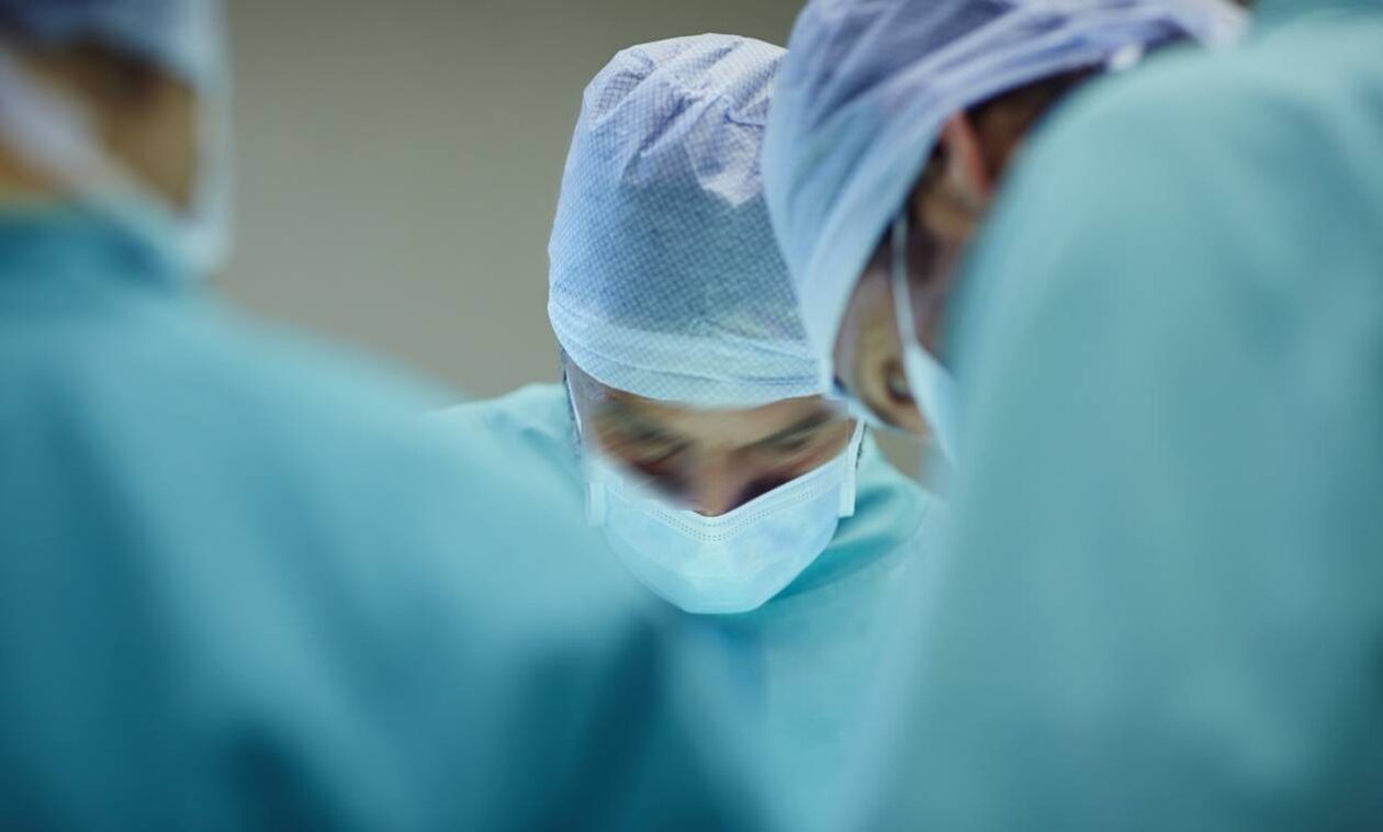 Έγγραφο ντοκουμέντο για τον παιδοκαρδιοχειρουργό που κατηγορείται για τους θανάτους 15 παιδιών