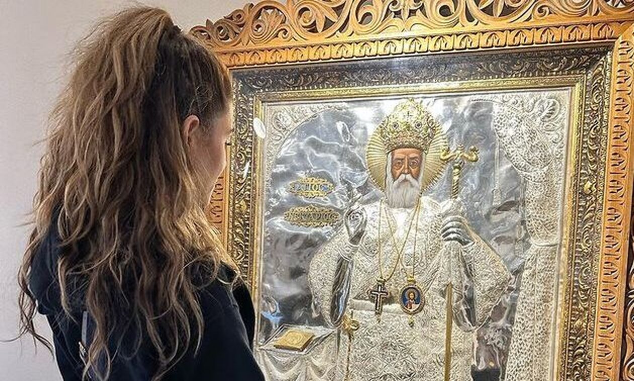 Μαρία Μενούνος: Προσεύχεται στον Άγιο Νεκτάριο – «Άκουσα έναν τεράστιο κρότο και άρχισα να ουρλιάζω»