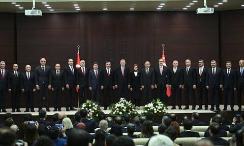Ερντογάν: Ανακοίνωσε τη νέα κυβέρνηση - Εκτός Ακάρ και Τσαβούσογλου