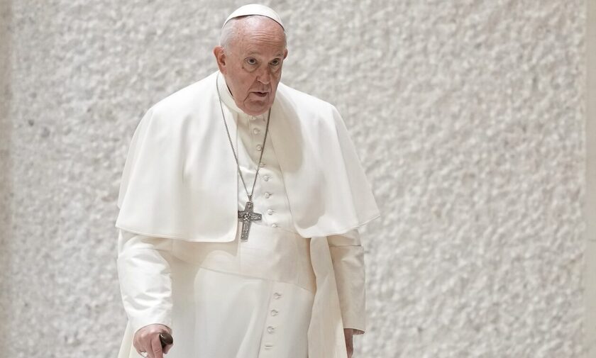 Ιταλία: O πάπας Φραγκίσκος τηλεφώνησε από το νοσοκομείο στη μητέρα του παιδιού που είχε βαφτίσει