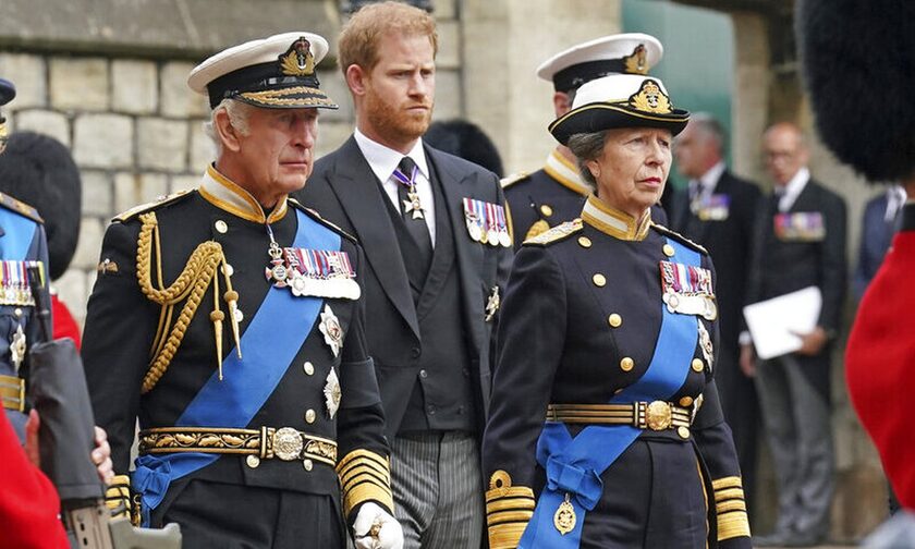 Πρίγκιπας Χάρι: «Πόρτα» από το παλάτι - Δεν προσκλήθηκε στην παρέλαση γενεθλίων του Βασιλιά