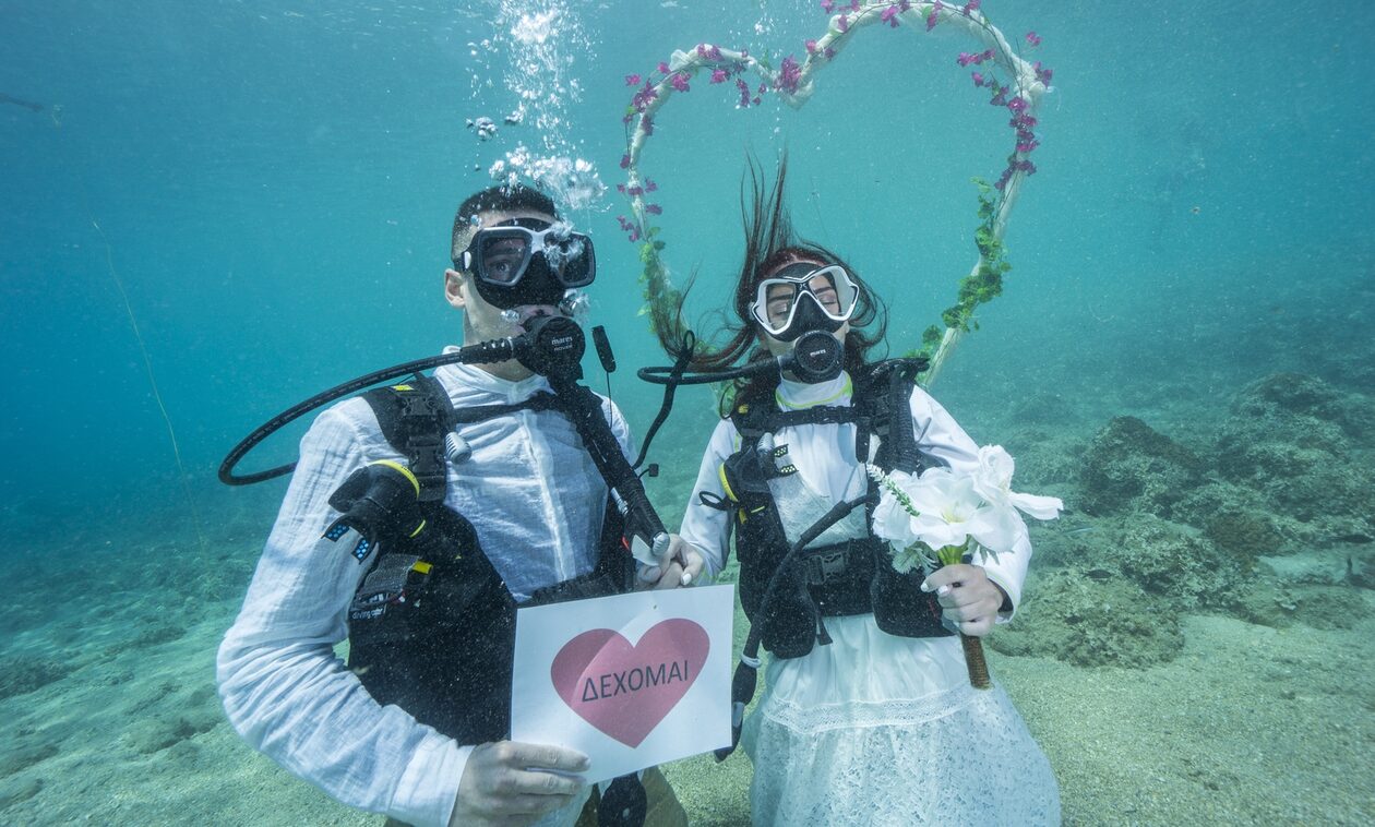 Αλόννησος: Ο υποβρύχιος γάμος που έγινε viral - Εντυπωσιακές εικόνες