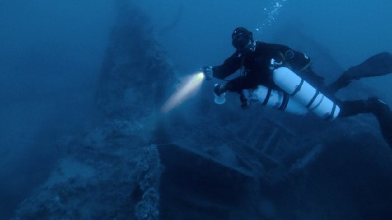 Εντυπωσιακές εικόνες από την υποβρύχια εξερεύνηση ναυαγίου βρετανικού πολεμικού πλοίου στην Ανάβυσσο