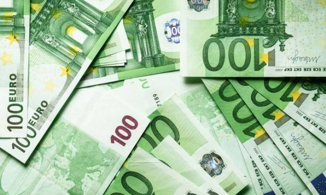 Αναδρομικά από το 2019 οι ευνοϊκές φοροαπαλλαγές για όσους επενδύουν πάνω από 500.000 ευρώ