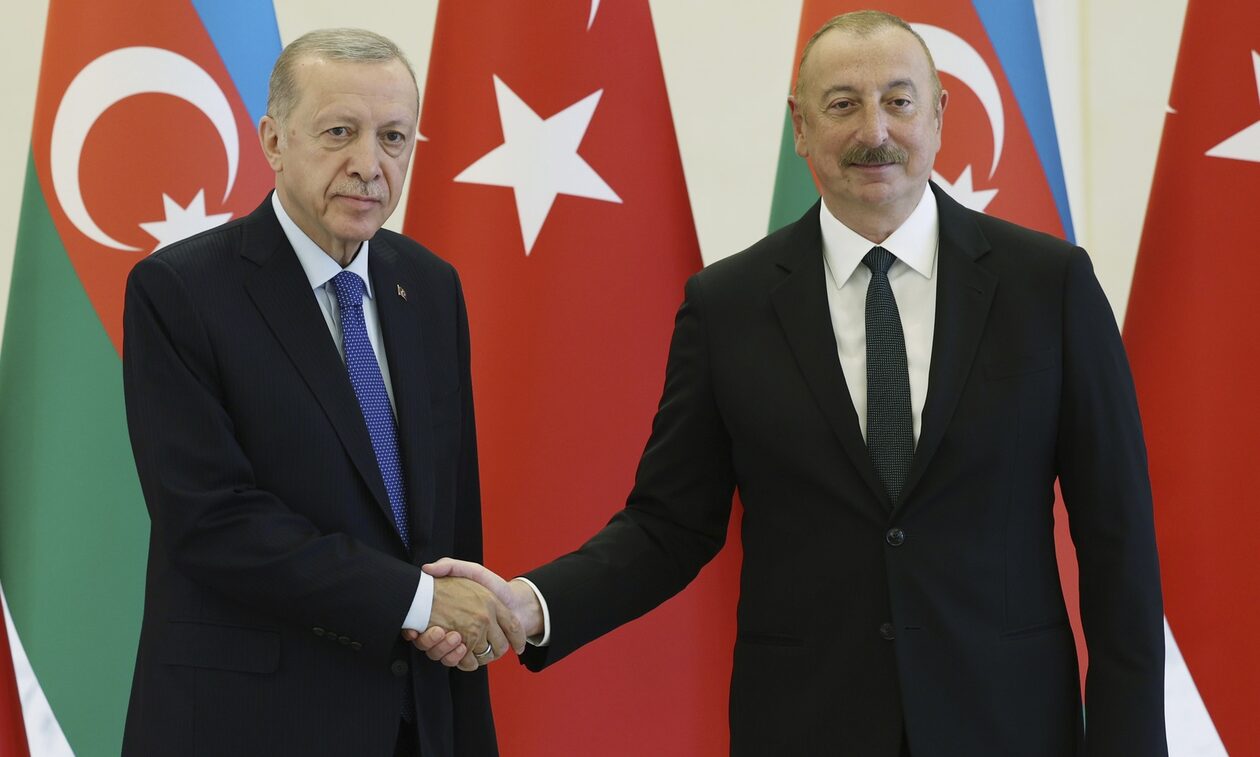 Στο Μπακού ο Ερντογάν: «Τουρκία και Αζερμπαϊτζάν είναι δύο κράτη, ένα έθνος»