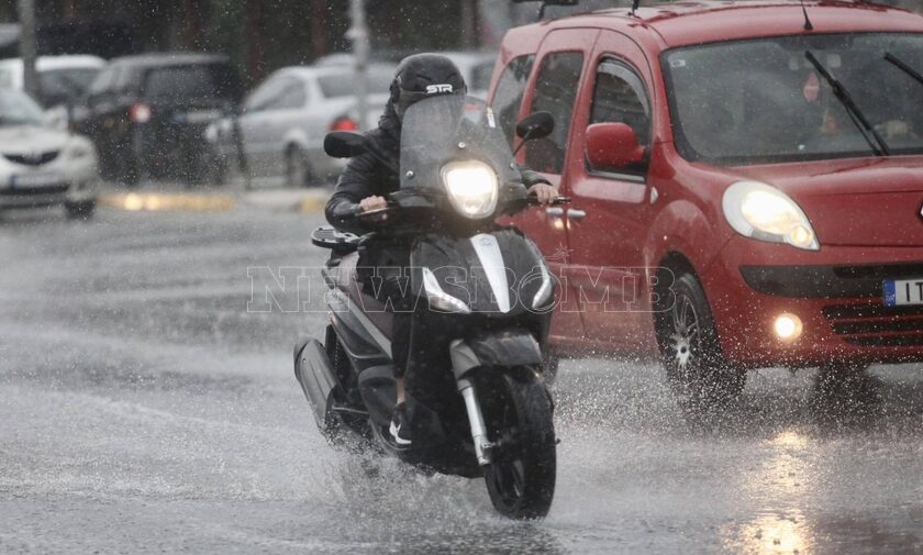 Κίνηση τώρα: «Κόλαση» σε Κηφισό και Αττική Οδό λόγω της έντονης βροχόπτωσης
