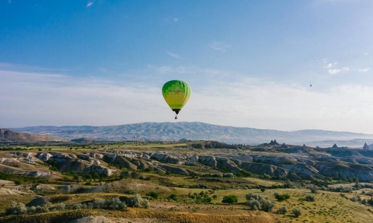 Κρήτη: Εντυπωσιακό θέαμα - «Πλημμύρισε» με αερόστατα ο ουρανός
