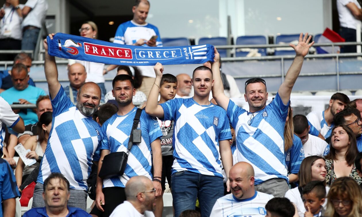 Προκριματικά Euro 2024, Γαλλία – Ελλάδα: «Γαλανόλευκο» χρώμα στο «Stade de France»