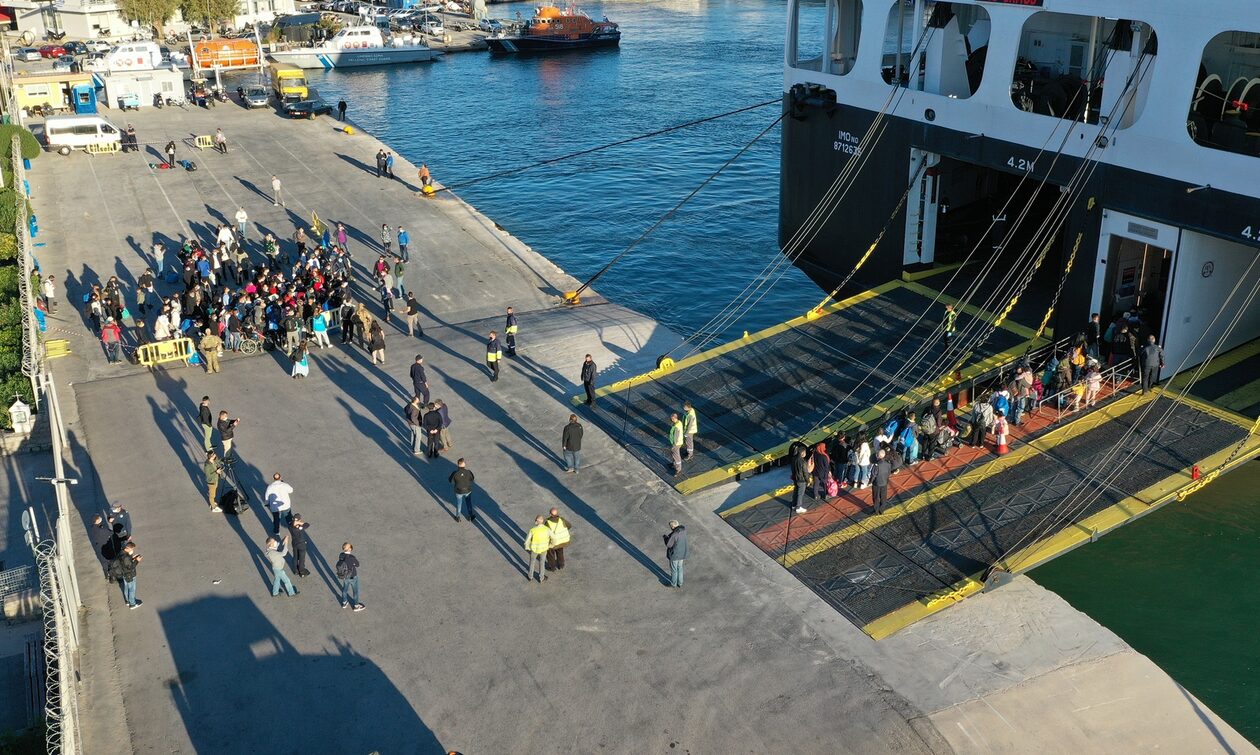 Νεαρός «τα έτσουξε» σε πλοίο της γραμμής Χίος - Πειραιάς και ενοχλούσε επιβάτες και πλήρωμα